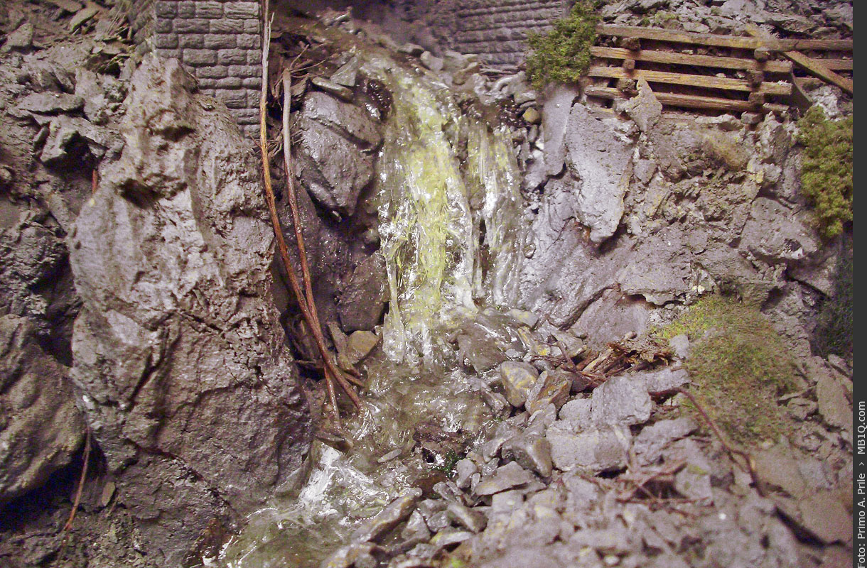 Kleiner Wasserfall in H0