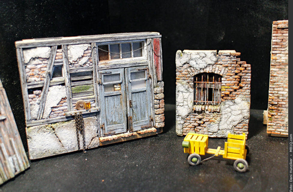 Gebäude und Gebäudeteile im Massstab 1;35