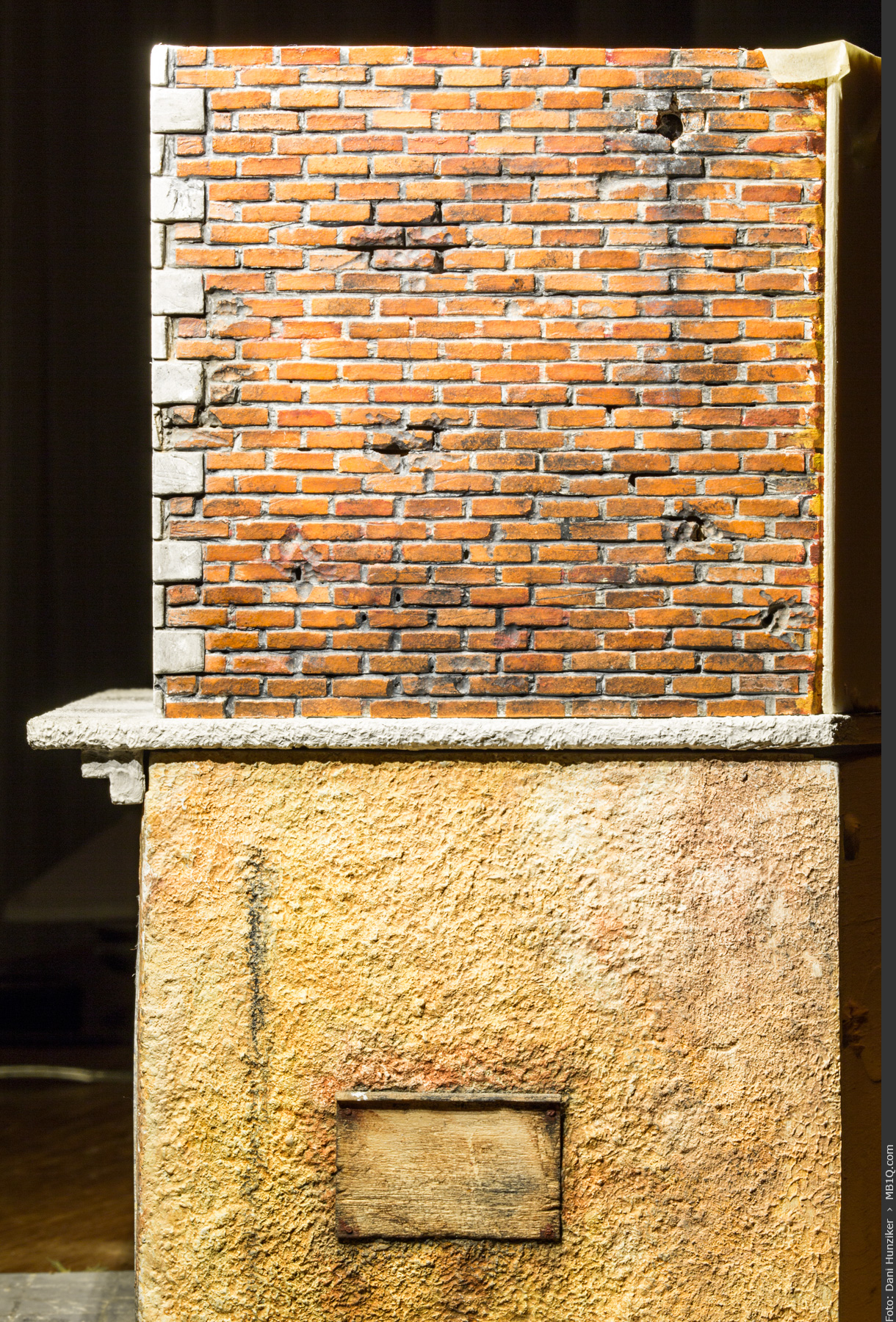 Backsteinwand im Massstab 1:22,5