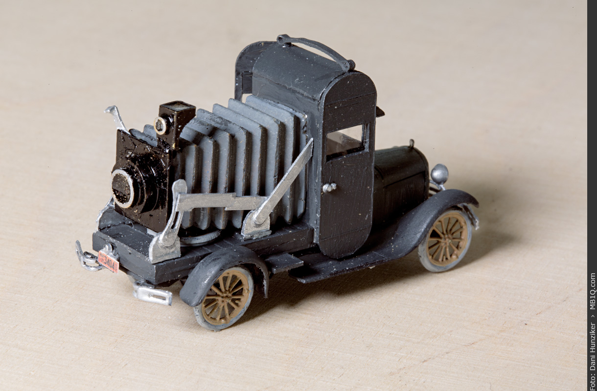 Werbeauto «Fahrende Faltenbalgkamera» • 1:87 • Albert Mader