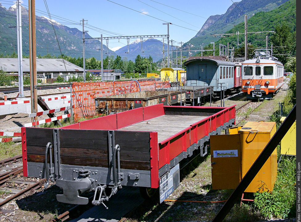 Diverses abgestelltes Rollmaterial der Ferrovia Mesolcinese (FM), Castione-Arbedo