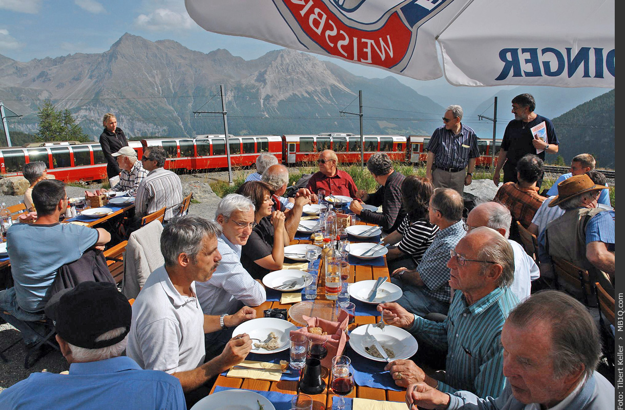 Mittagessen auf Alp Grüm