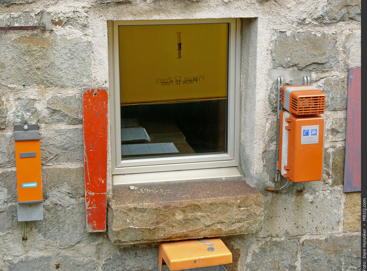 Spiegelung in der Fensterscheibe, Alp Grüm