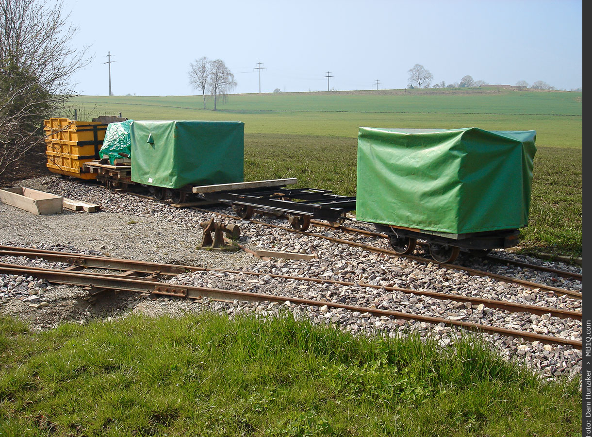 Abgestellte Feldbahnwagen, Rümlang-Letten