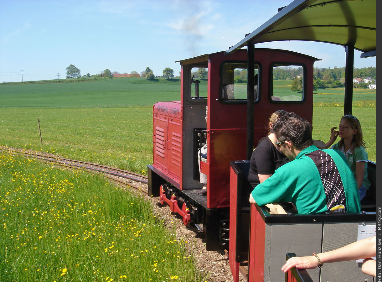 Feldbahnlokomotive LKM Typ Ns2f «Heidi» in voller Fahrt