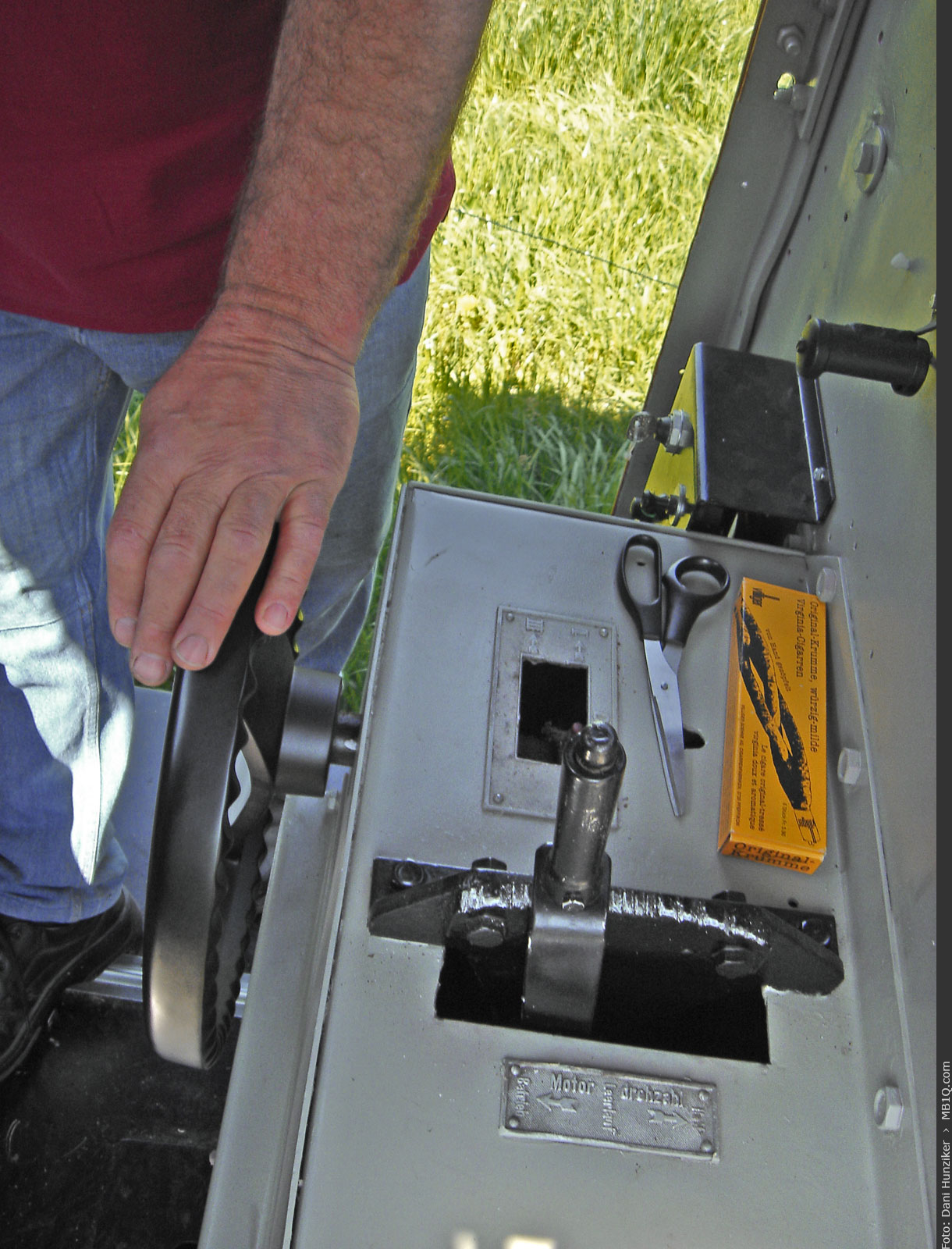 Blick in die Führerkabine der LKM Typ Ns2f «Heidi», Rümlang-Letten